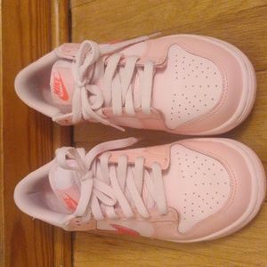 Nike Dunk Low GS Triple Pink
